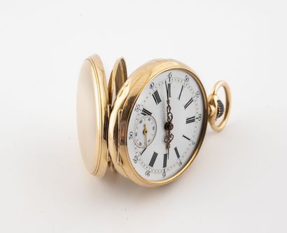  Yellow gold (750) pocket watch. 
Back cover with plain back. 
White enamelled dial,...