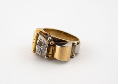 Three-tone gold (750) tank ring set with...