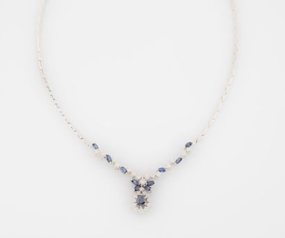 Necklace in white gold (750) with flat mesh,...