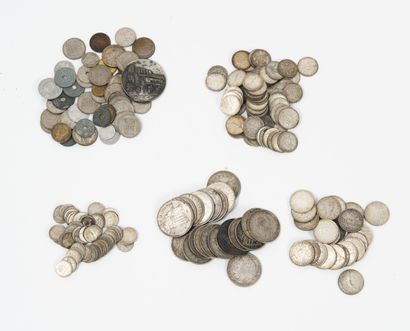null Lot de pièces en argent (min. 800) notamment 5 francs, 10 francs et divers....