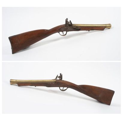 Première moitié du XIXème siècle Fusil tromblon de marine à silex.
Canon en laiton...