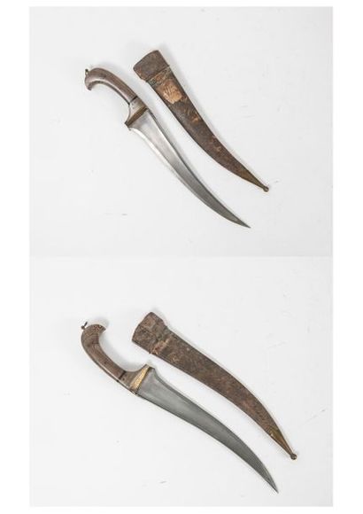 Dague Indo-Persanne, début du XXème siècle Peshkab.
Prise en laiton gravé ou uni,...