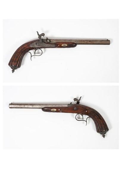 DEVISME à Paris, seconde moitié du XIXème siècle Pistolet de duel.
Platine à percussion...