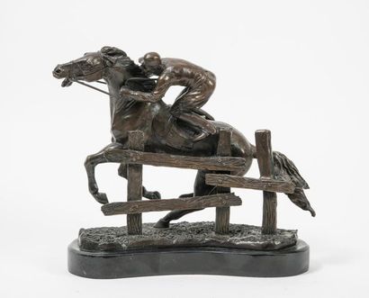 Ecole du XXème siècle. The Jockey. 
Bronze print with brown patina. 
Signed.
Black...