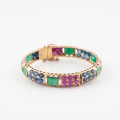null Yellow gold (585) openworked buckle bracelet adorned with stepped rectangular...
