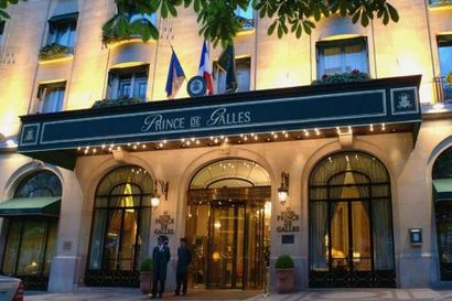 Une nuit avec petit-déjeuner à l'hôtel Prince de Galles***** à Paris pour deux personnes...
