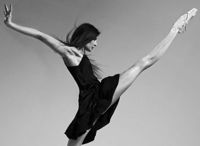 Cours particulier de Danse Classique avec la danseuse étoile Marie-Agnès Gillot Share...