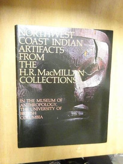 Lot comprenant : - Northwest coast indian artifacts from the HR MAcMILLAN collections....