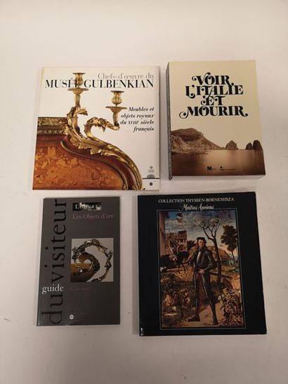 Lot de 4 volumes - Chefs d'oeuvre du Musée Gulbenkian. 
- Les objets d'art : Louvre....