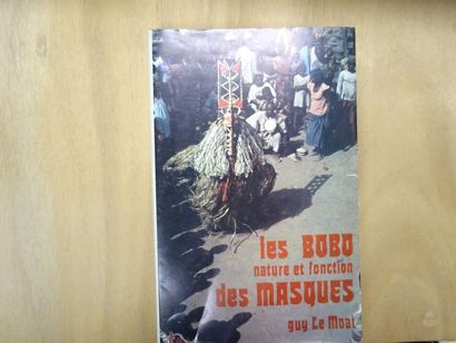 Lot comprenant : - Les mystères résolues de l'île de paques. 
Editions Step, 1993....