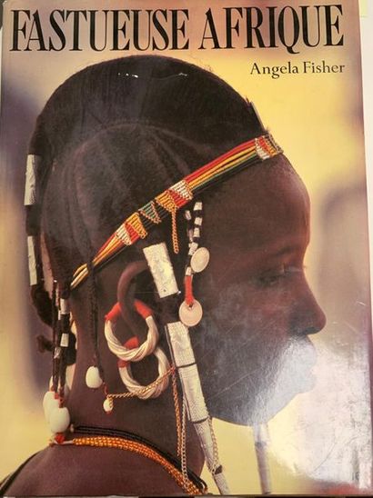FISCHER Angela Fastueuse Afrique. 
Société Nouvelle des éditions du Chêne, Paris....