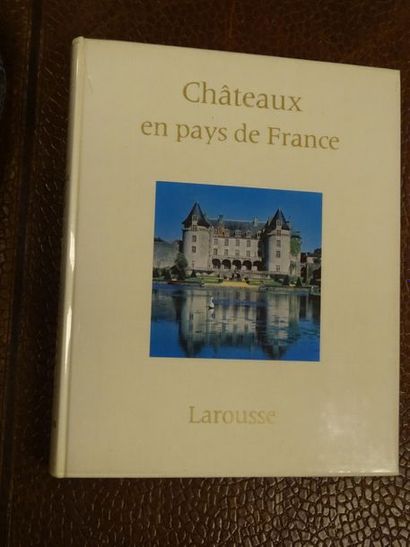 MONTGOLFIER De BERNARD? Châteaux en pays de France. 
Editions Larousse, Paris, 1971.
1...