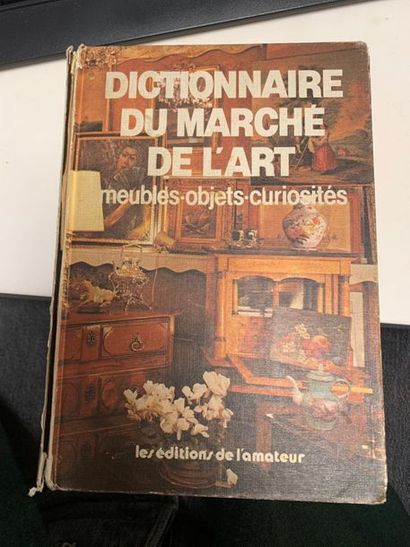 ROMAND Didier, Dictionnaire du marché de l'art. Meubles - objets -curiosités. 
Les...