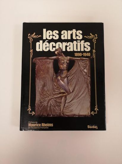 null Encyclopédie visuelle : Les arts décoratifs, 1890-1940.
Bordas, 1981. 
Non collationné,...