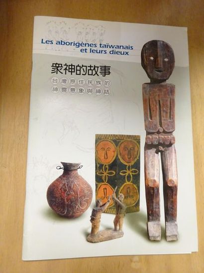 null Lot comprenant : 
- Catalogue de l'exposition Les aborigènes taïwanais et leurs...