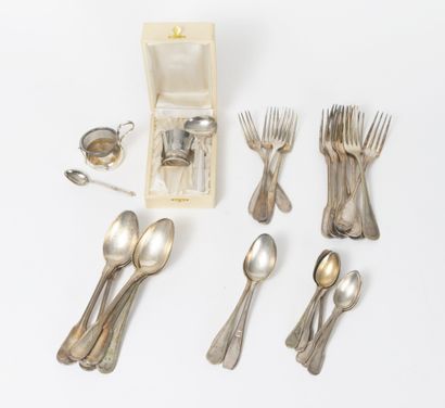null Lot of silver plated flatware, different models including uniplat and filet....