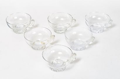 DAUM France Suite of fifteen punch cups model Kim.

In crystal.

Signed under the...