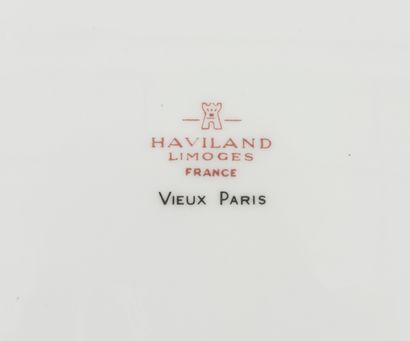 HAVILAND, Limoges Partie de service de table en porcelaine modèle Vieux Paris comprenant...
