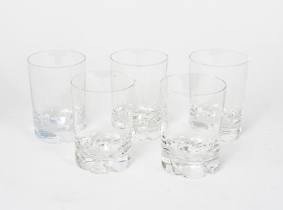DAUM France Set of five whisky glasses. 

H. 11 cm. 

A chip, traces of limestone...