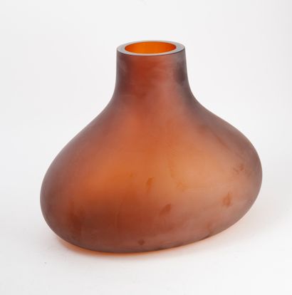 Nigel COATES & SALVIATI Fiesolani vase, 2008.

Made of Murano glass.

31,5 x 36 x...