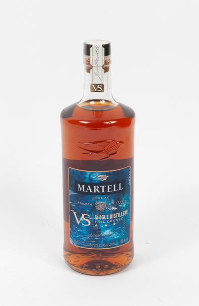 MARTELL Coganc VS Single Distillery.

1 bouteille 750 ml.

Edition limitée.

Frottements...