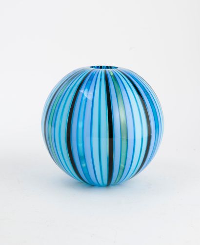 SALVIATI Vase Perles 2, 2007.

In Murano glass.

Signed and dated on the back.

16...
