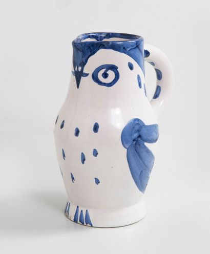 D'après Pablo PICASSO & MADOURA 
Owl pitcher.





In white earthenware with blue...