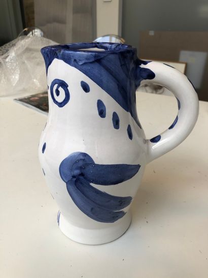 D'après Pablo PICASSO & MADOURA 
Owl pitcher.





In white earthenware with blue...