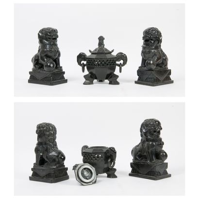 CHINE, XXème siècle - Pot-pourri octogonal tripode, couvercle surmonté d'un lion....