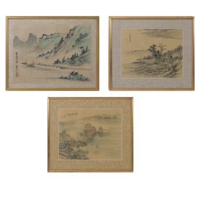 ASIE, XXème siècle Trois pièces encadrées représentant des paysages fluviaux animés...