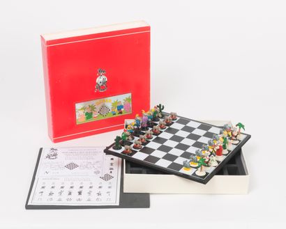 Pixi, Paris Babar, mini chess set, 1997. 
Limited edition of 250 copies. 
Board :...