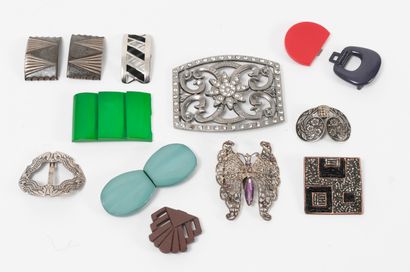null Lot of various belt buckles, decorated with rhinestones, fancy stones, email......