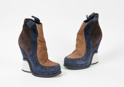 FENDI Roma Pair of boots in blue, brown and camel suede. 

Wedge heel partly covered...