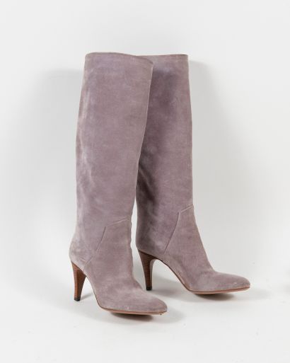 Sergio ROSSI Pair of round-toed boots in parma suede.

Size: 36.5. - Heel height:...