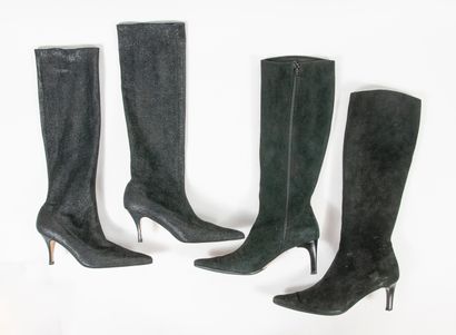 JET SET Paris Lot including two pairs of boots with pointed toe:

- Pair of iridescent...