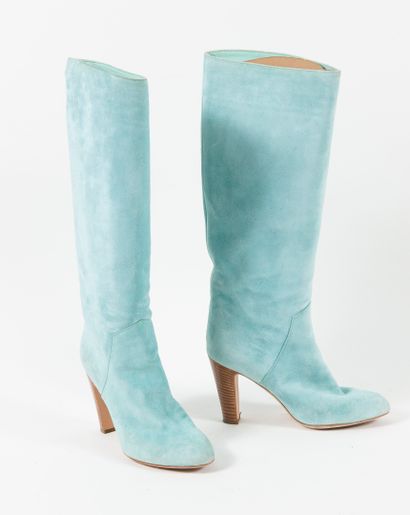 Sergio ROSSI Pair of light turquoise suede round-toe boots.

Size: 36.5. - Heel height:...