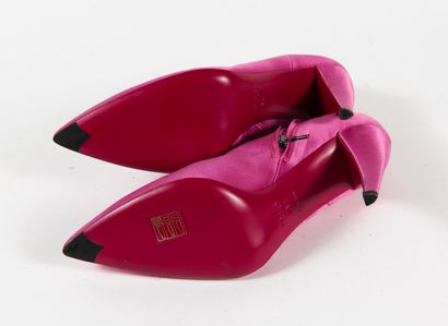 PRADA Pair of low boots with pointed toe in fuchsia pink satin, zipped closure on...