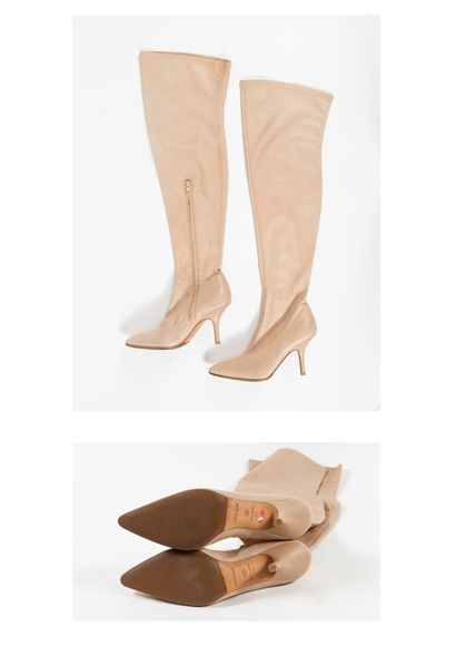 Roberto CAVALLI Pair of beige lambskin thigh-high boots with pointed toe and zip...