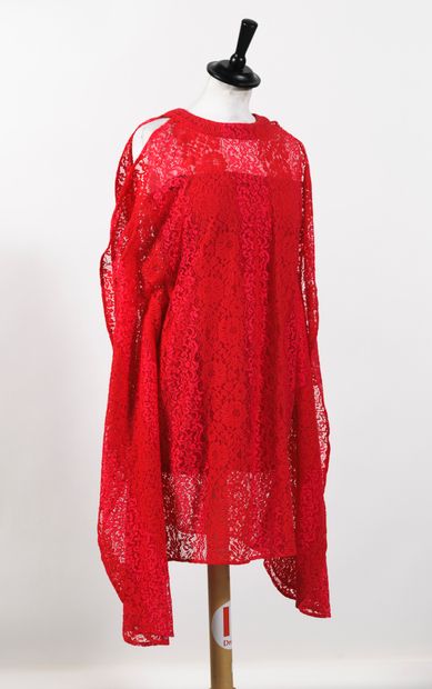 Anne FONTAINE Grande tunique pouvant former robe courte, en dentelle florale rouge...