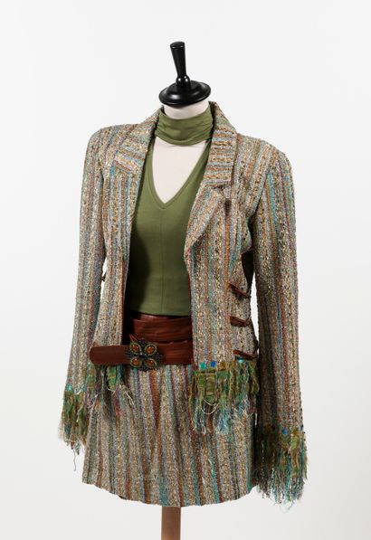 JIKI Lot comprenant : 

- Tailleur veste et jupe en tweed de viscose, soie et coton...