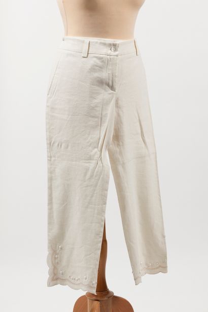 BLUMARINE Pantalon sept-huitième, en mélange de lin, rayon, spandex (3%) écru. 

Le...