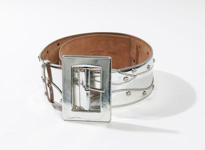 DOLCE & GABBANA Large ceinture en cuir argenté, à motifs en cuir appliqués et rivets...