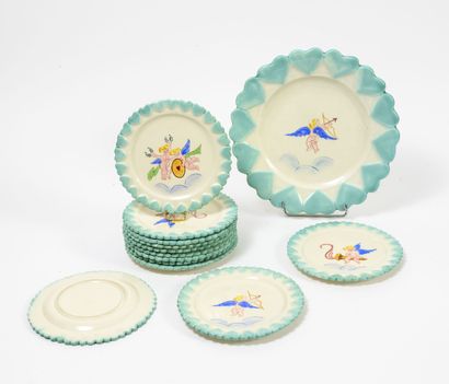 VALLAURIS, Atelier Cerenne Part of a dessert service.

In earthenware with decoration...
