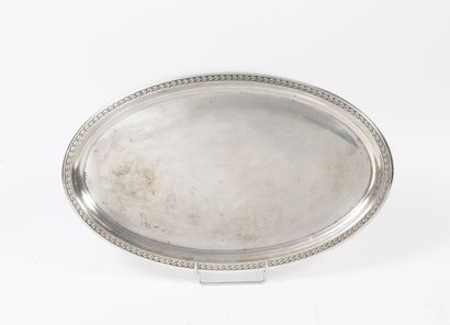 null Two silver plated metal trays : 

- one oval with olive leaves decoration.

Goldsmith's...