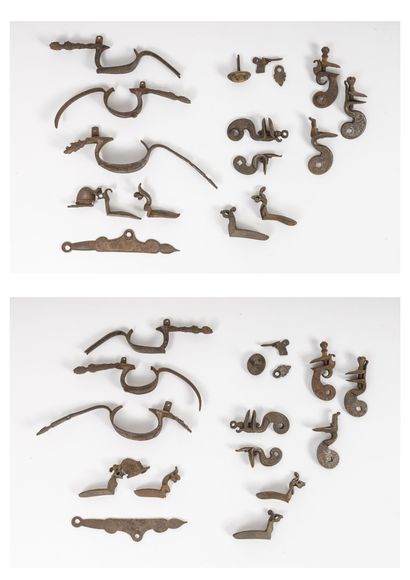 FRANCE et divers, surtout XVIIIème siècle Lot of iron spare parts of flintlock pistols...