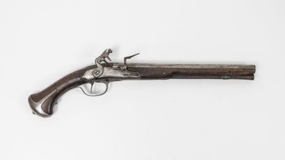 ITALIE (?), première moitié du XVIIIème siècle Long pistolet d'arçon à silex, de...