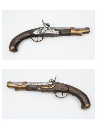 FRANCE, début du XIXème siècle (modifié) Modified flintlock cavalry pistol with capsule...