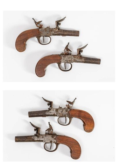 FRANCE ou BELGIQUE, début du XIXème siècle Pair of flintlock pistols, single shot.

Plain...