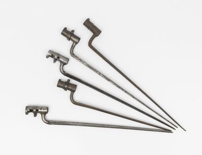 null Five socket bayonets with triangular blades.

Total length: 44 - 52.5 - 53 -...