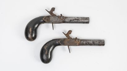 FRANCE ou BELGIQUE, milieu du XIXème siècle Paire de petits pistolets à percussion,...